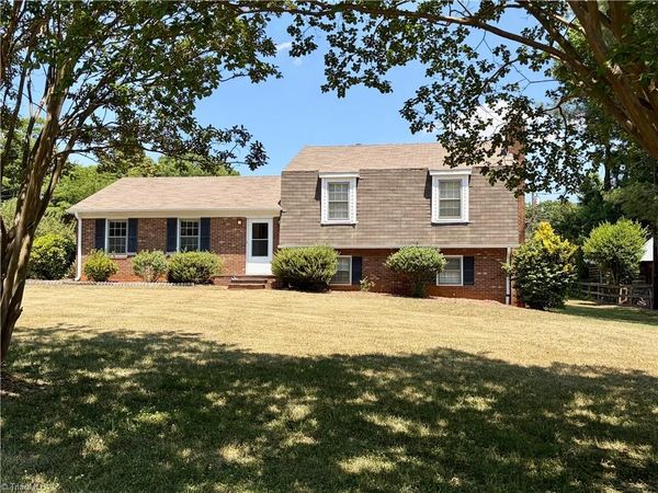 404 Irving Park Court , Kernersville, NC 27284
