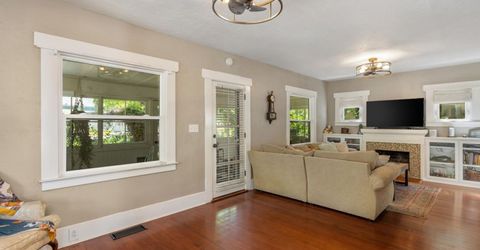 4901 V St, Sacramento, CA 95817 Photo
