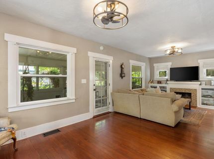 4901 V St, Sacramento, CA 95817 Photo