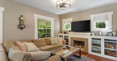 4901 V St, Sacramento, CA 95817 Photo