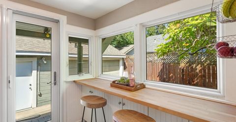 4901 V St, Sacramento, CA 95817 Photo