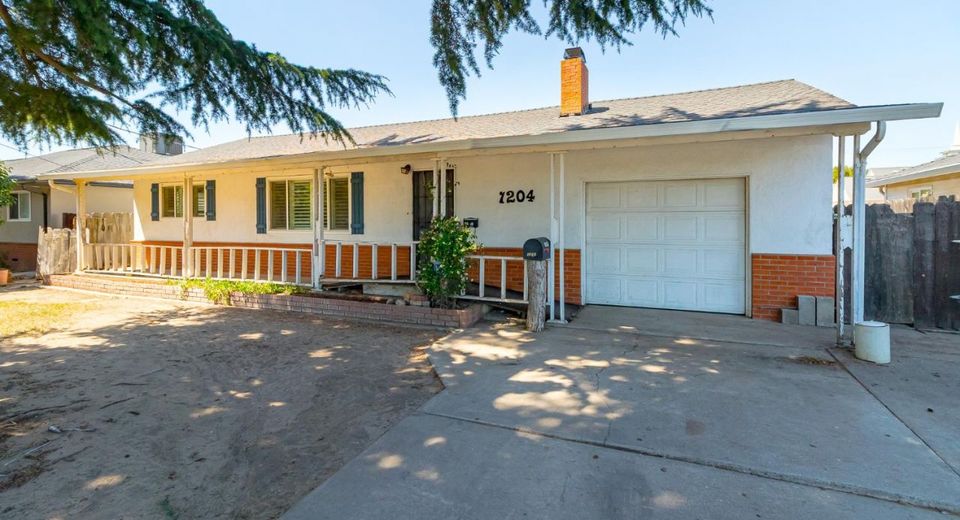 1204 Maple Dr, Oakdale, CA 95361 Photo