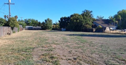 2433 Canal Dr, Stockton, CA 95204 Photo