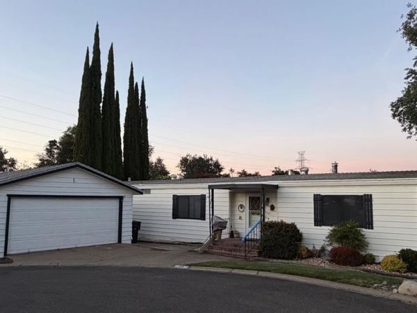 33 Hancock Dr, Roseville, CA 95678