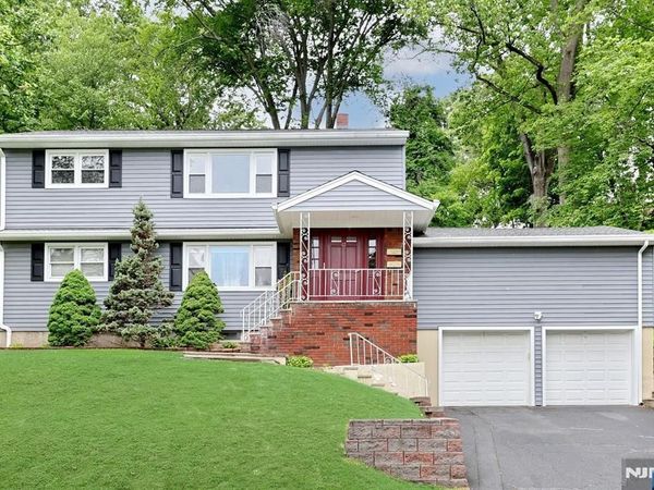22 Mountain Avenue, WESTWOOD, NJ 07675