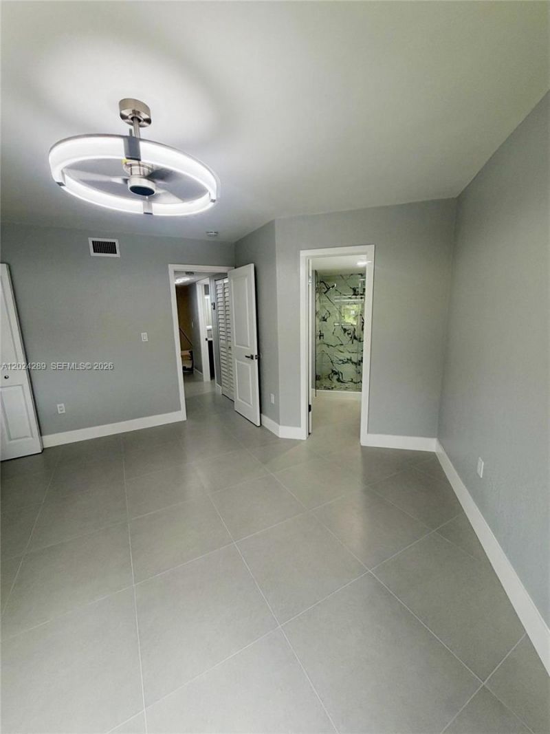 10233 NW 9th St Cir , Unit 105-1, Miami, FL 33172 Photo