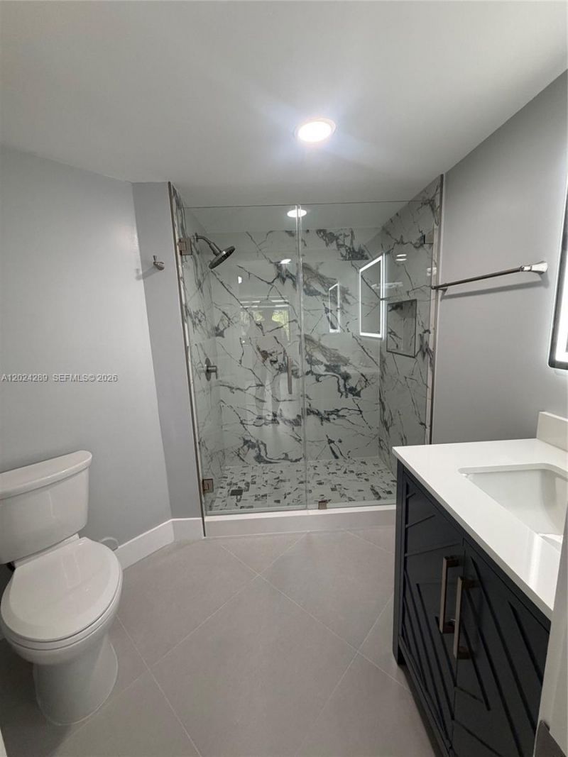 10233 NW 9th St Cir , Unit 105-1, Miami, FL 33172 Photo