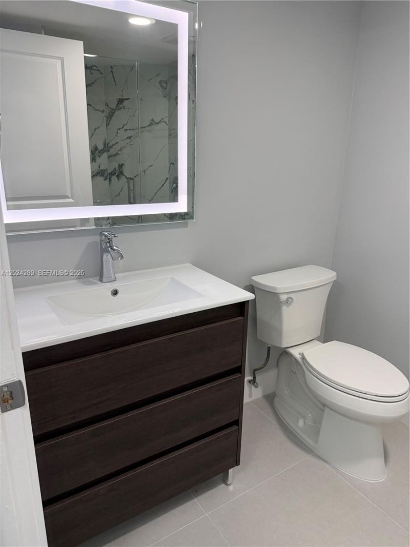 10233 NW 9th St Cir , Unit 105-1, Miami, FL 33172 Photo