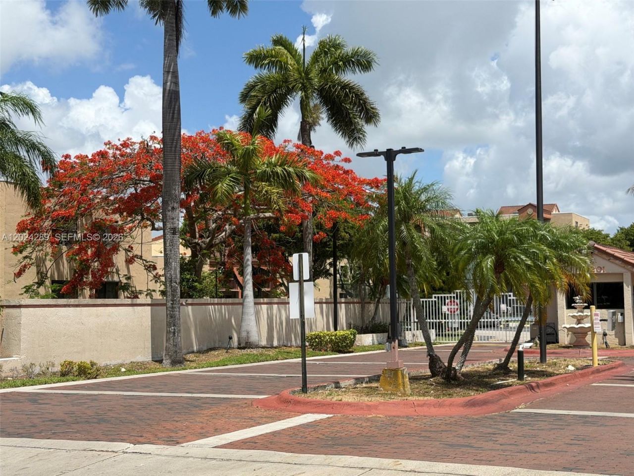 10233 NW 9th St Cir , Unit 105-1, Miami, FL 33172 Photo