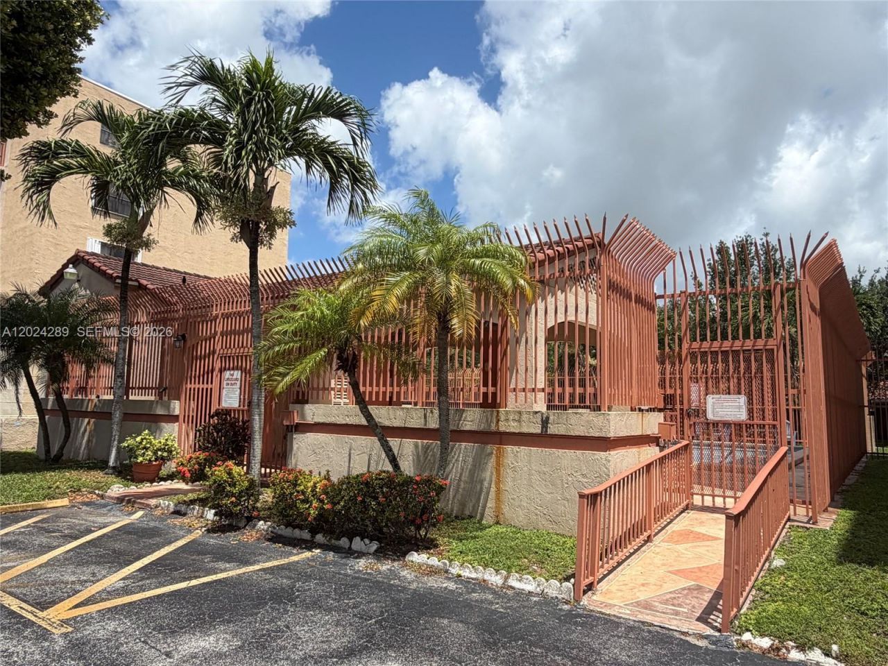 10233 NW 9th St Cir , Unit 105-1, Miami, FL 33172 Photo