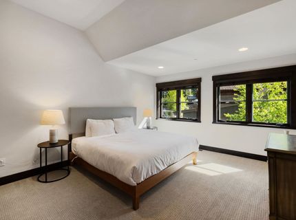 10120 Sagebrush Court, Truckee, CA 96161 Photo
