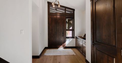 10120 Sagebrush Court, Truckee, CA 96161 Photo