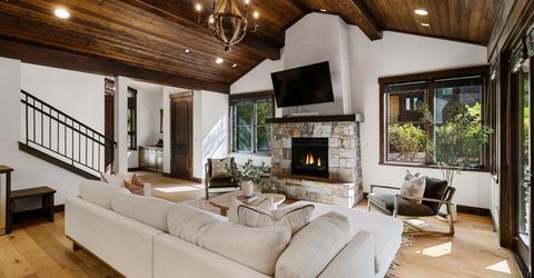 10120 Sagebrush Court, Truckee, CA 96161 Photo
