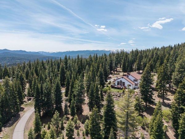 10983 Beacon Road, Truckee, CA 96161