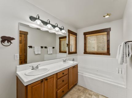 12397 Stockholm Way, Truckee, CA 96161 Photo