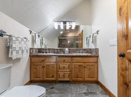 115 Bob Watson, Truckee, CA 96161 Photo