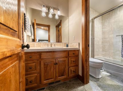 115 Bob Watson, Truckee, CA 96161 Photo