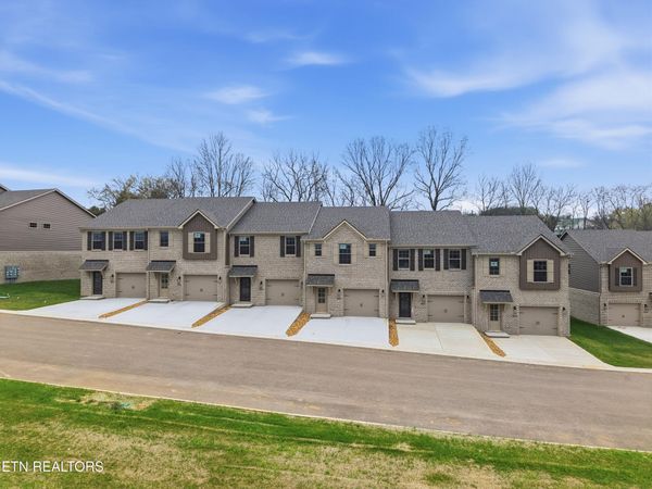 8964 Keenberg Lane, Knoxville, TN 37931