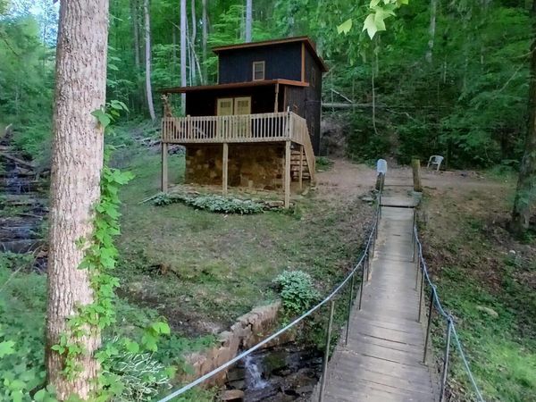 469 Brownlo Rd, Sneedville, TN 37869