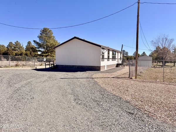 2122 MEADOW Lane, Overgaard, AZ 85933