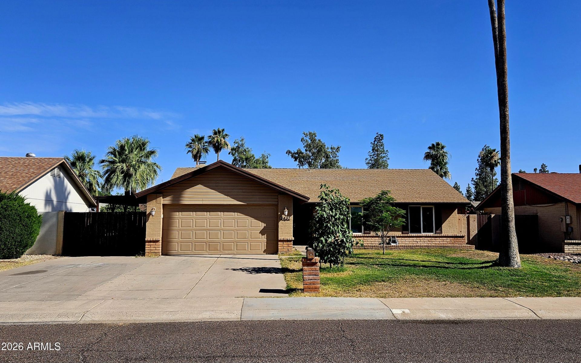 3437 W Helena Drive, Phoenix, AZ 85053 Main Photo