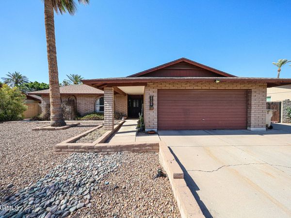5126 W MERCER Lane, Glendale, AZ 85304