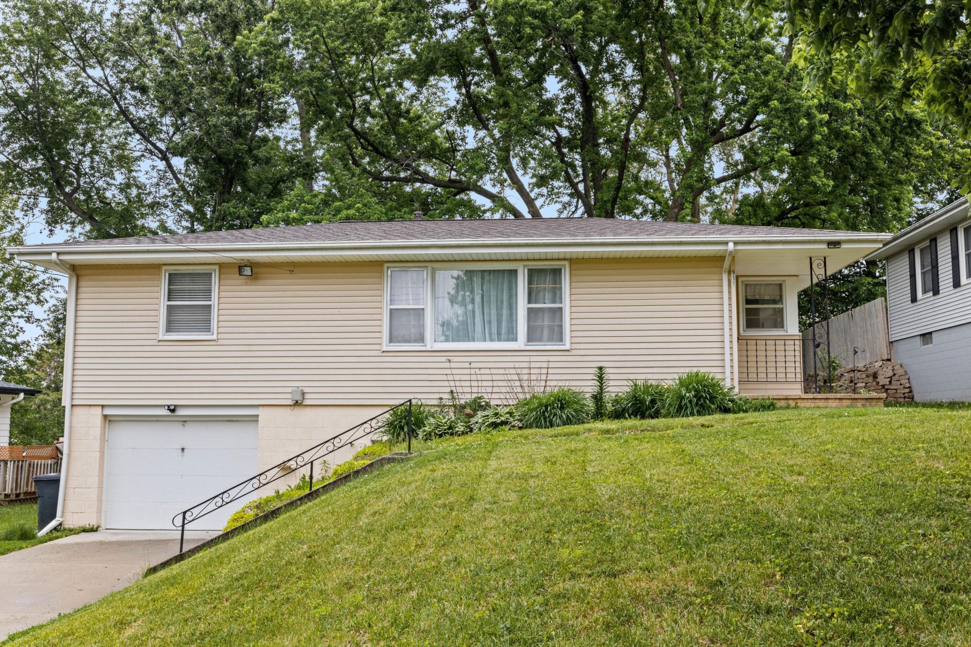 911 Arnold Street, Glenwood, IA 51534 Main Photo