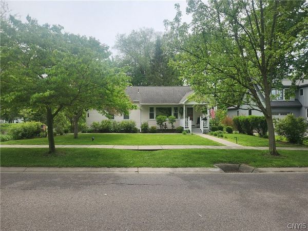 18 E Austin Street, Skaneateles, NY 13152