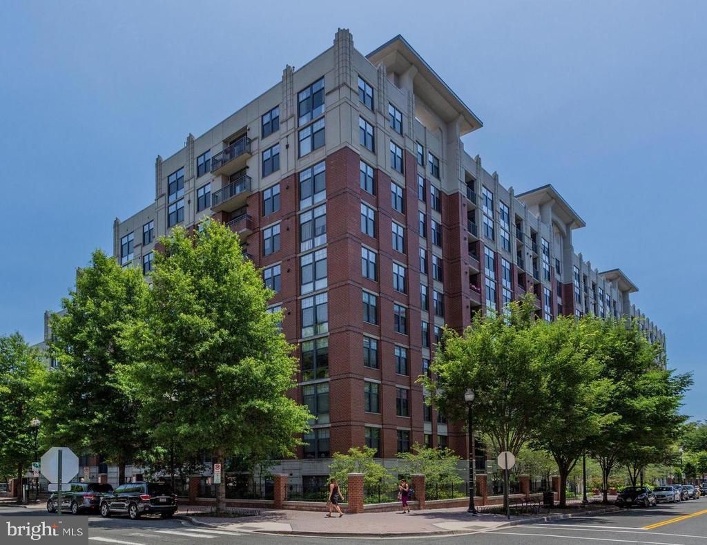 1021 N Garfield Street, Unit 942, Arlington, VA 22201 Main Photo