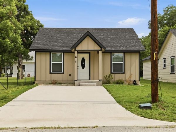 1618 Cleveland Street, Greenville, TX 75401