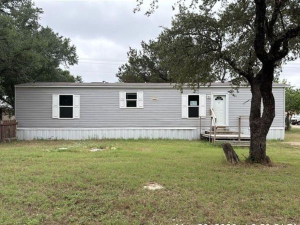 2802 Sycamore Court, Granbury, TX 76048