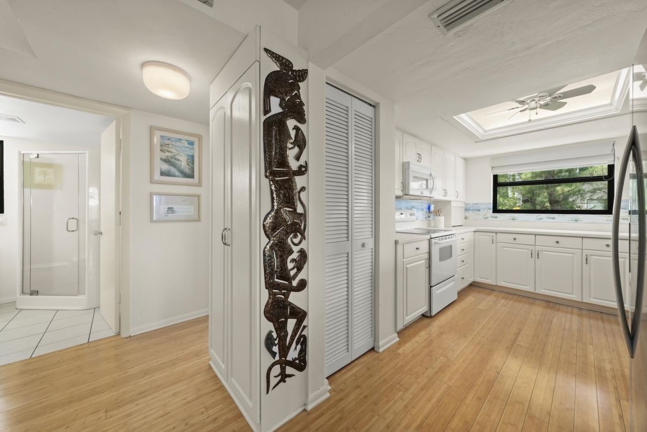 1394 Middle Gulf Dr, Unit C, Sanibel, FL 33957 Photo
