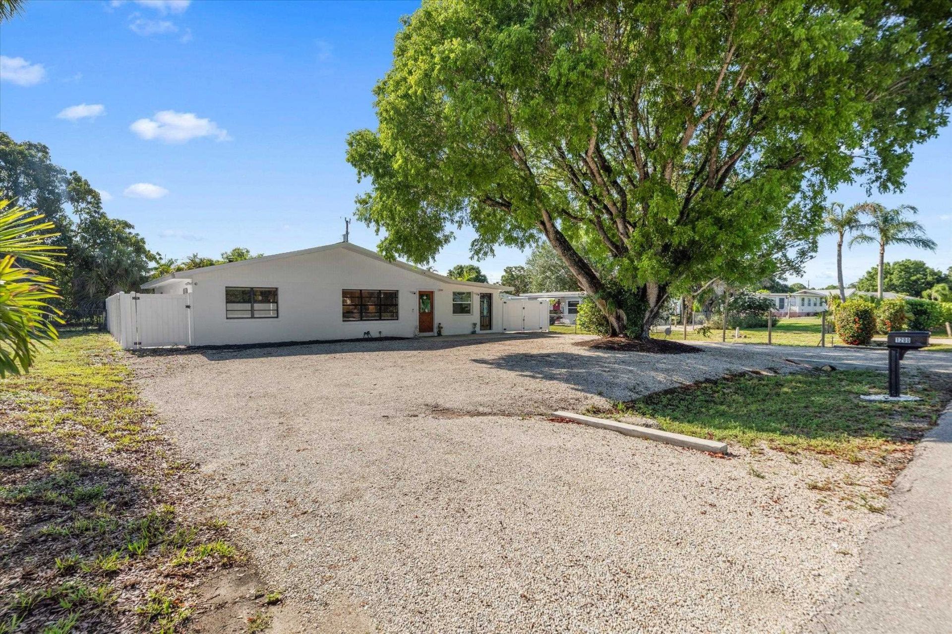 1200 Patterson Rd, Cape Coral, FL 33909 Photo