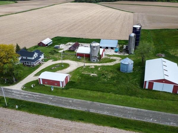 5260 Tower Line Road, Marshall, WI 53559