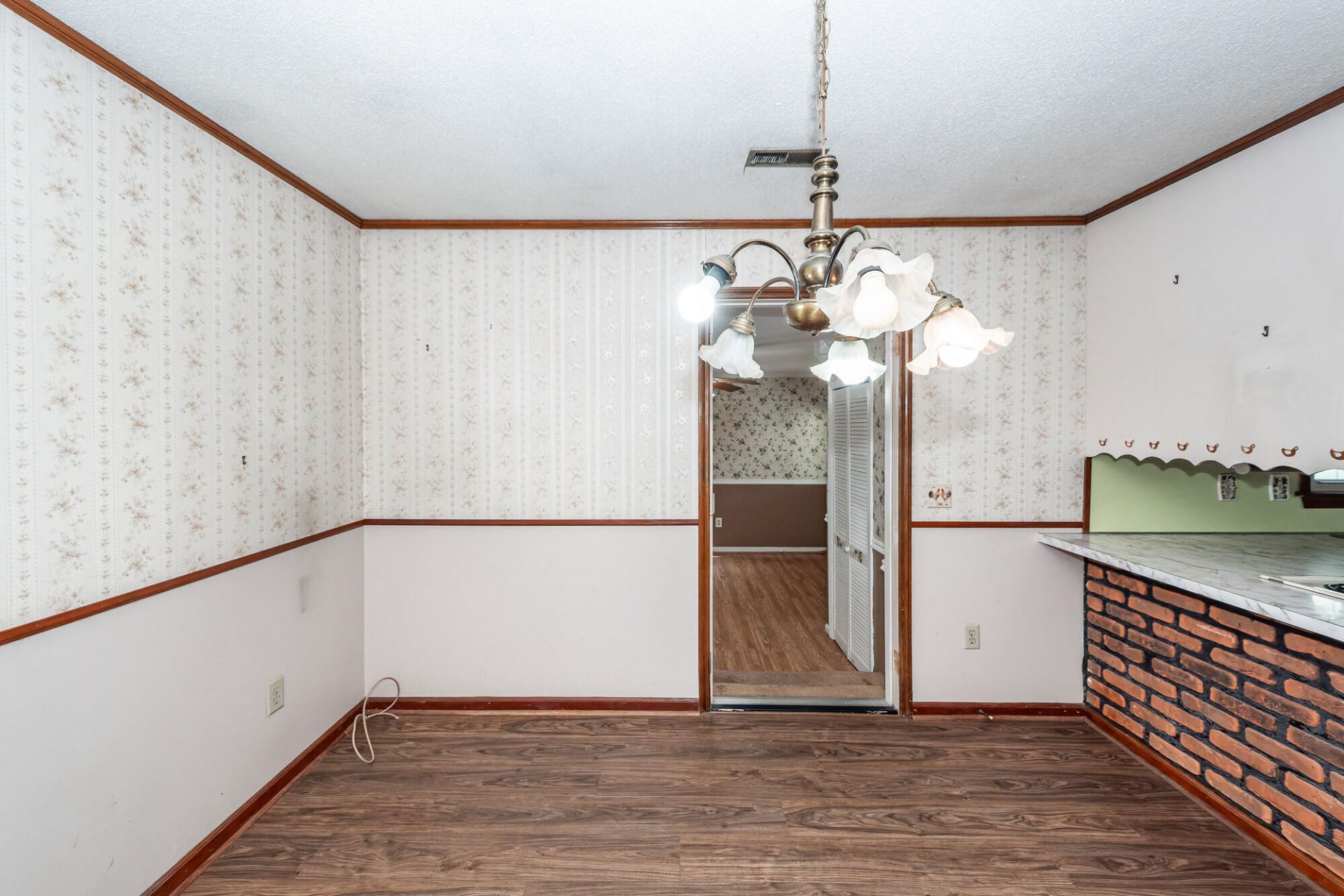 210 Farm Road Photo 10