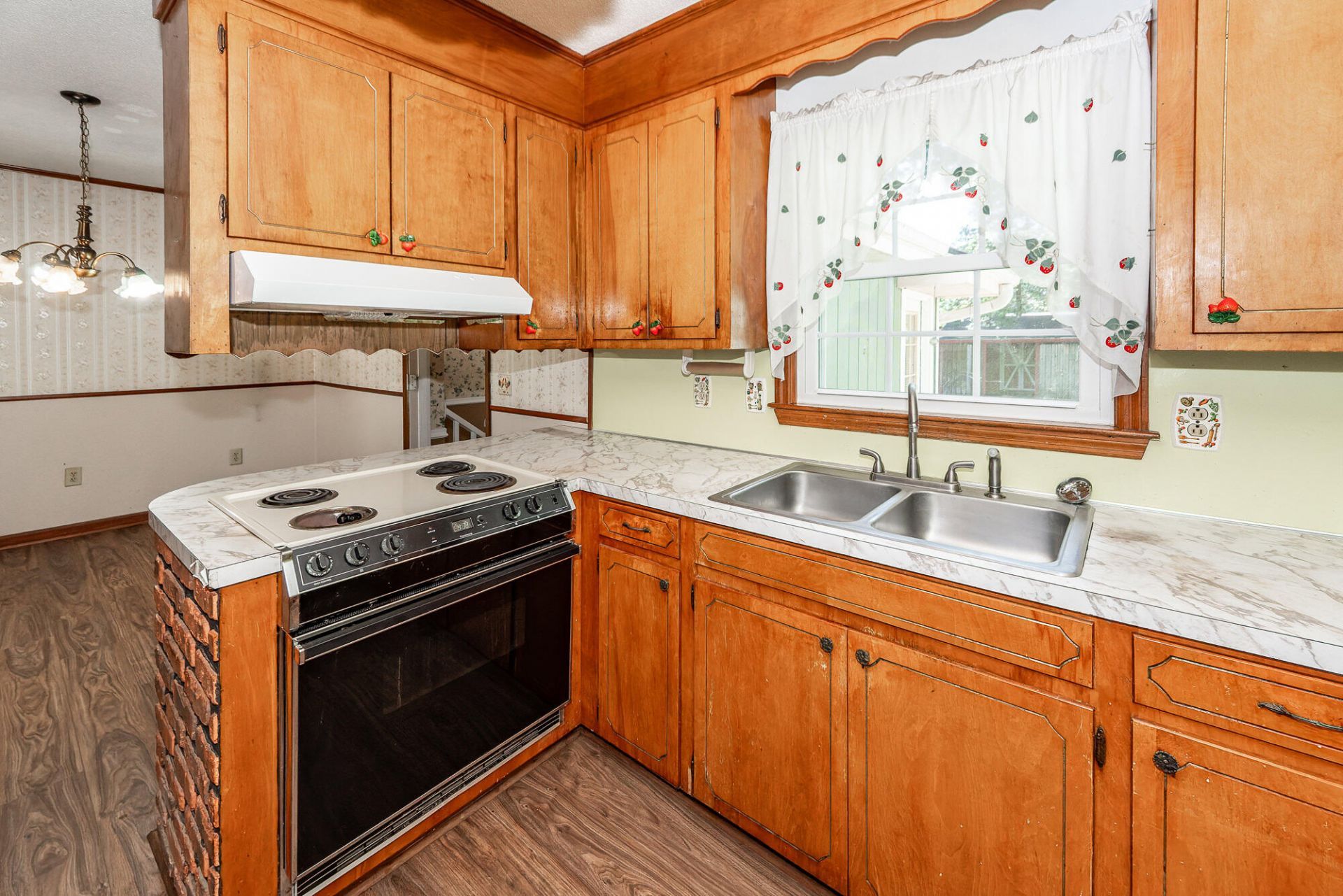210 Farm Road Photo 12