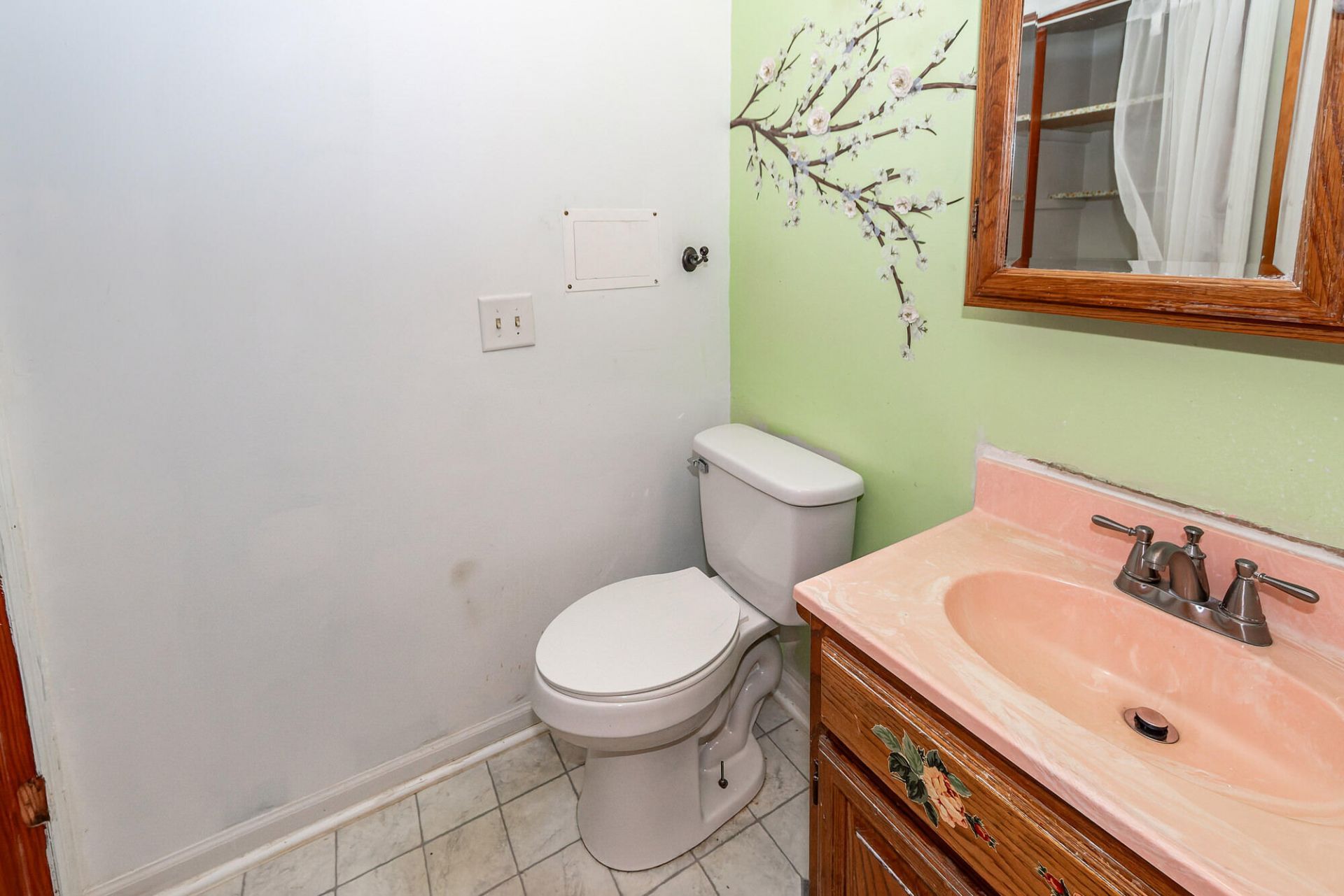 210 Farm Road Photo 23