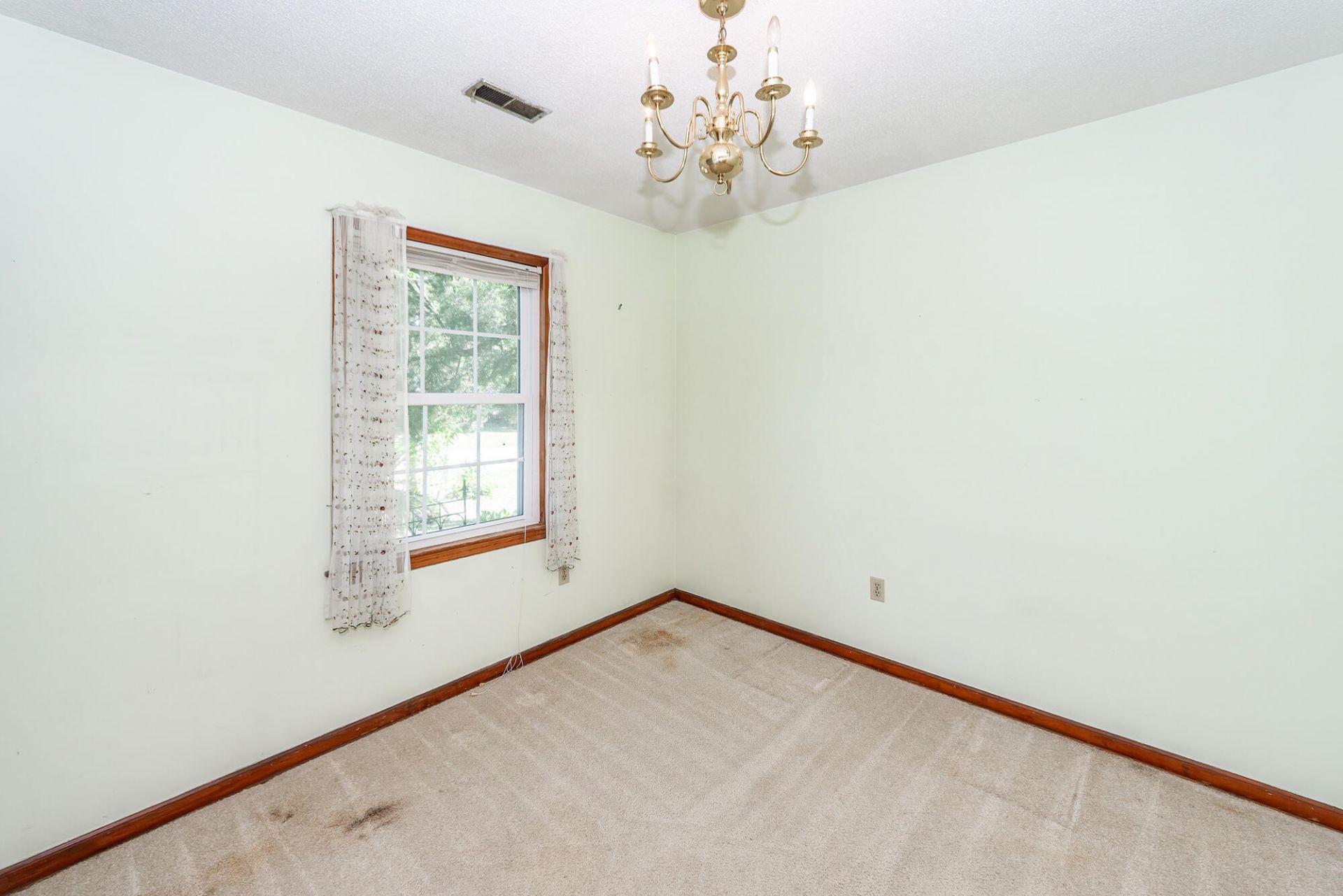 210 Farm Road Photo 27