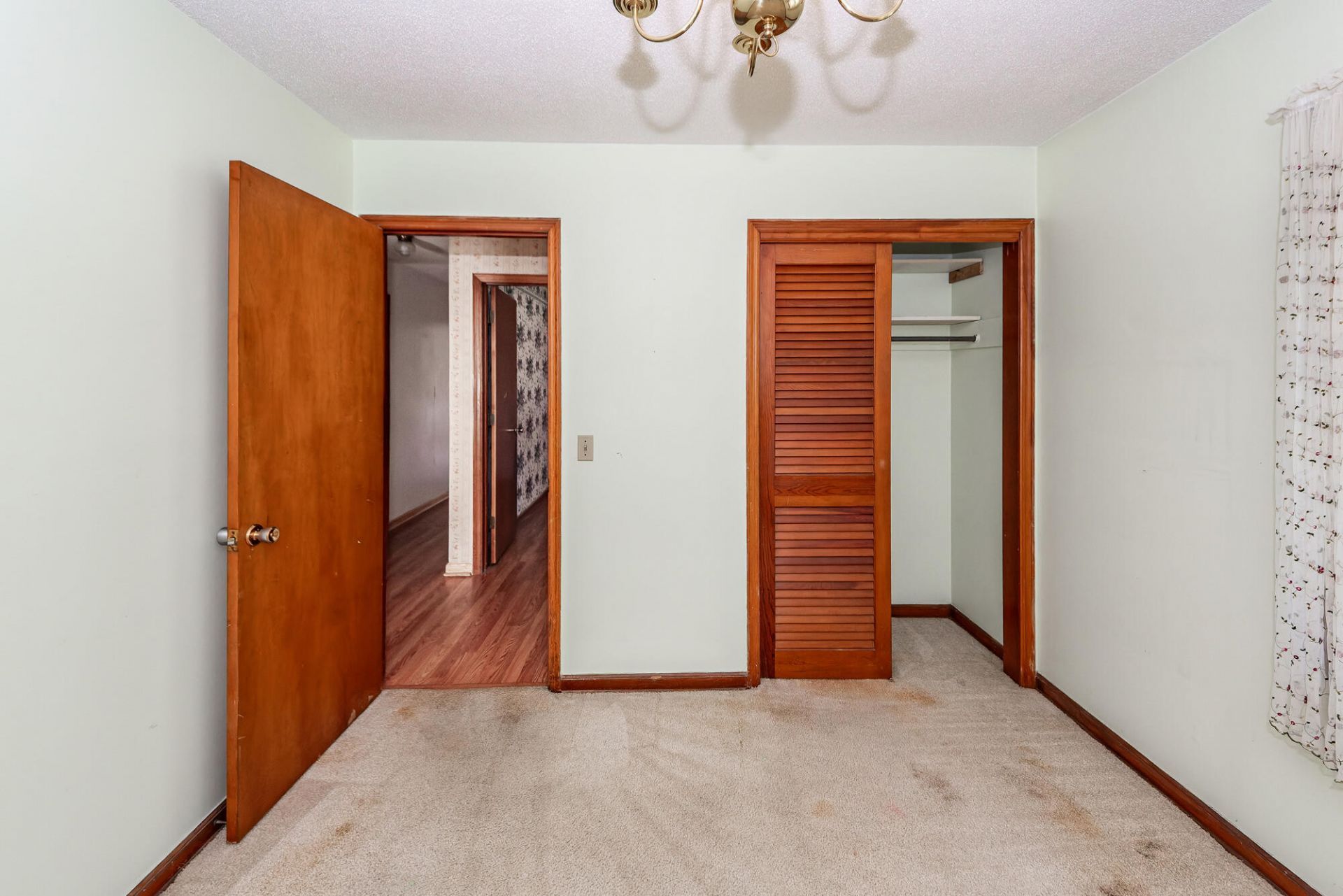 210 Farm Road Photo 29