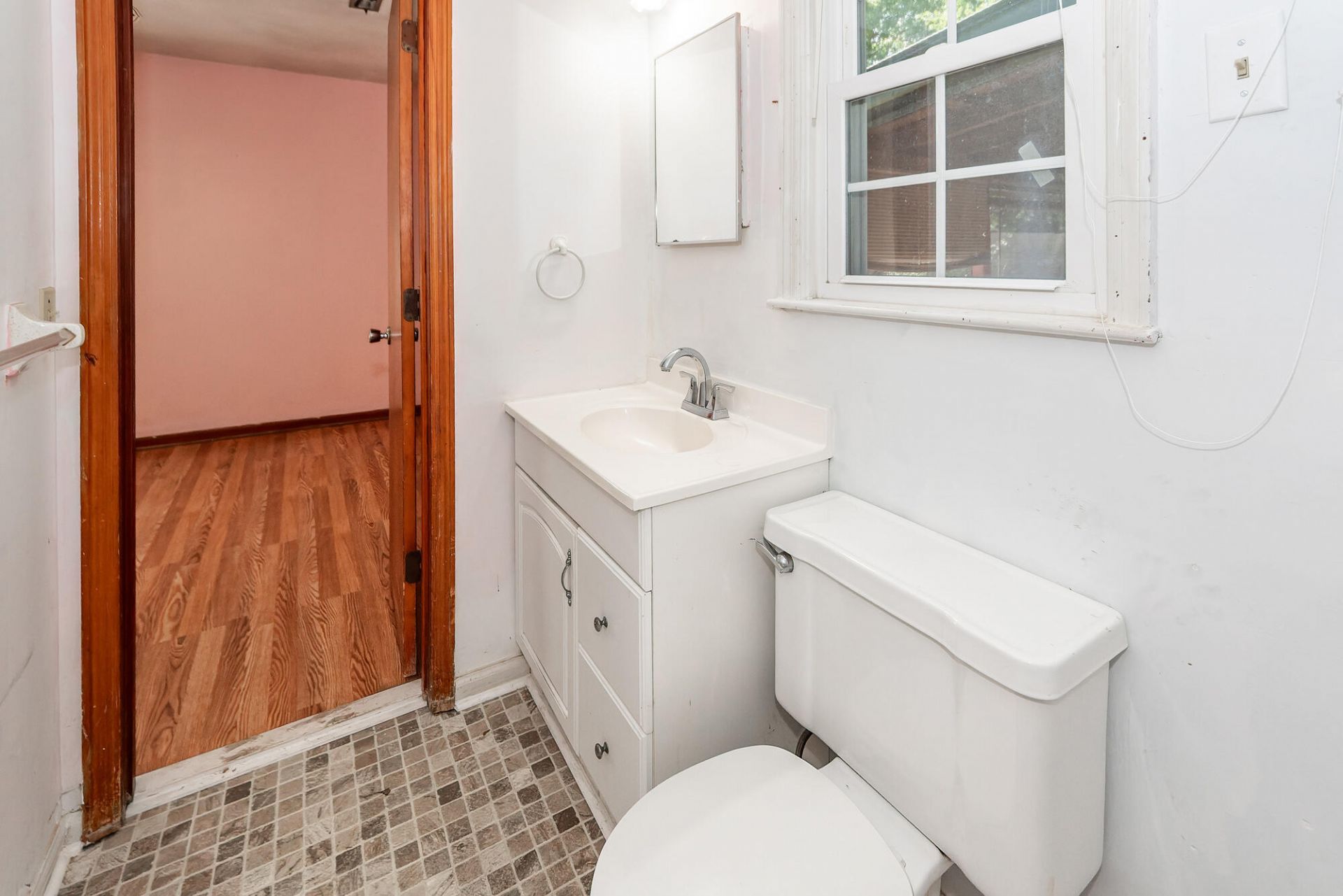 210 Farm Road Photo 32