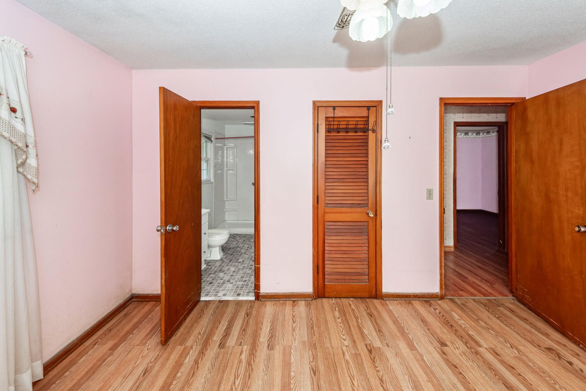 210 Farm Road Photo 34