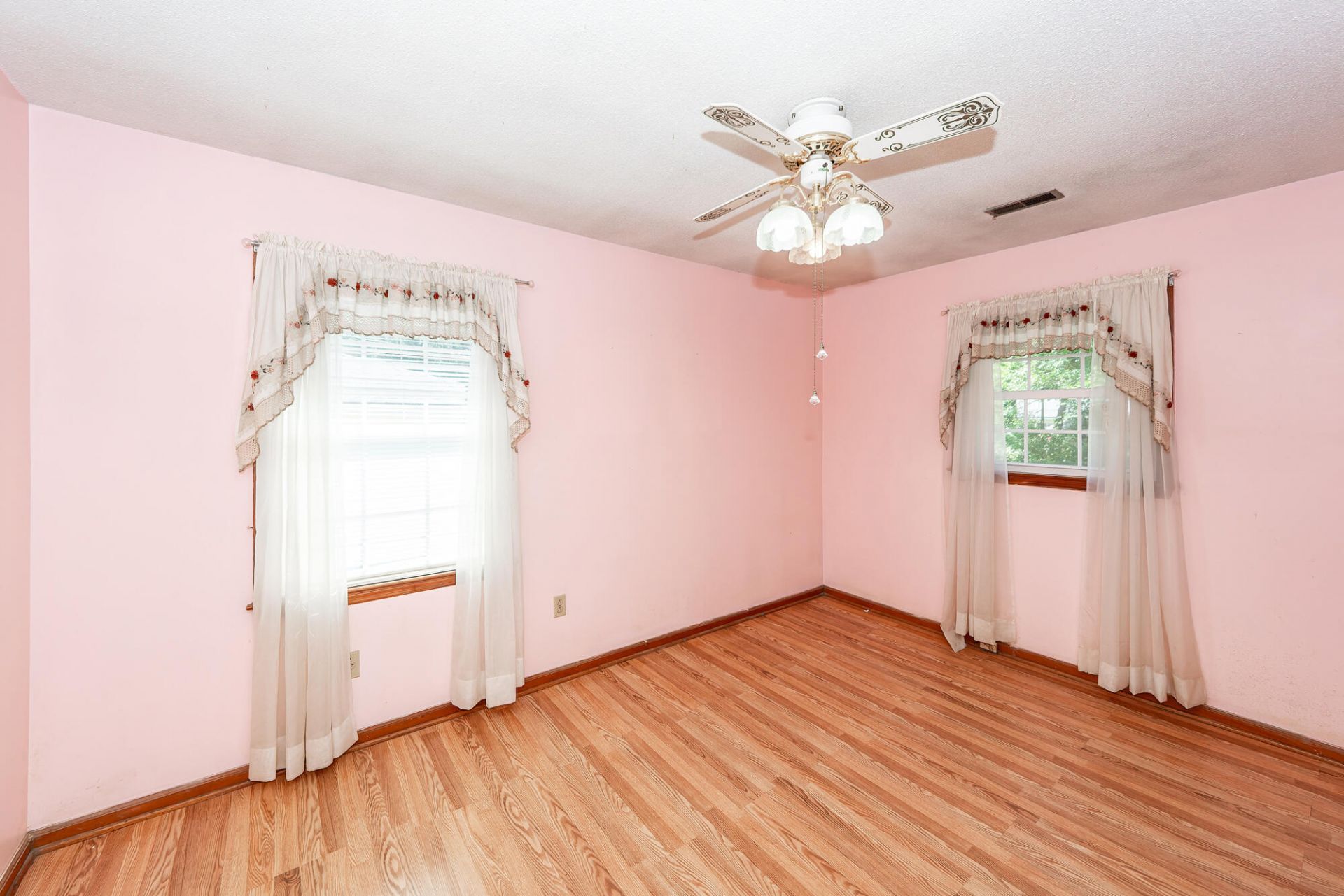 210 Farm Road Photo 35