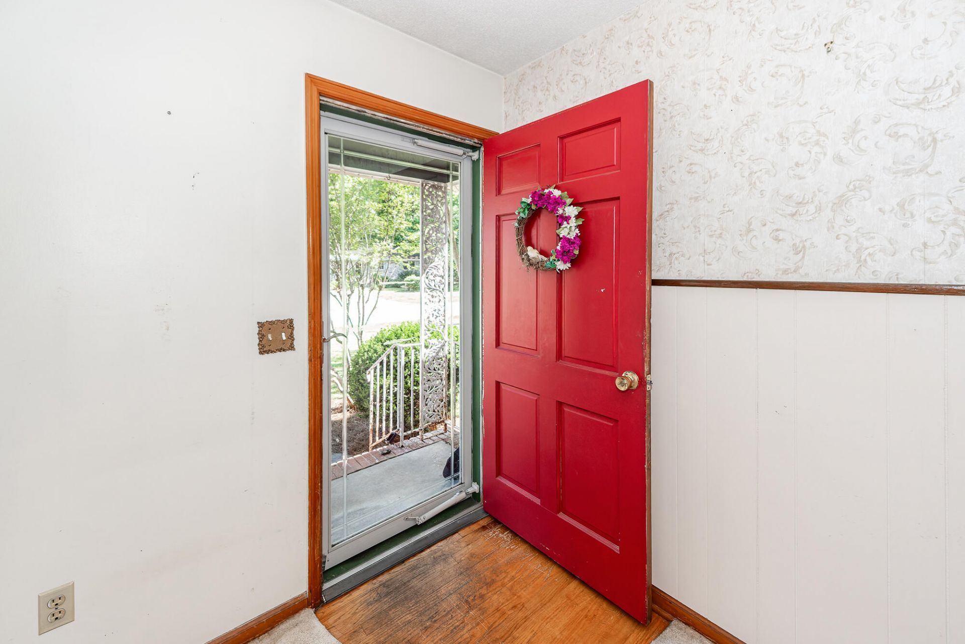 210 Farm Road Photo 5