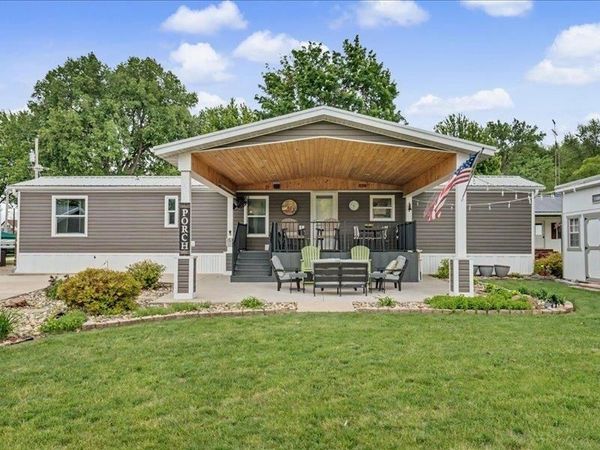 26116 209th Avenue, Delhi, IA 52223