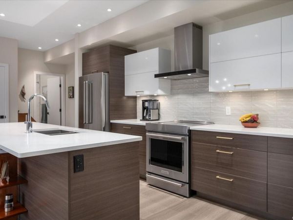 100 Lombardy St , Unit 204, Parksville, BC V9P 0G4