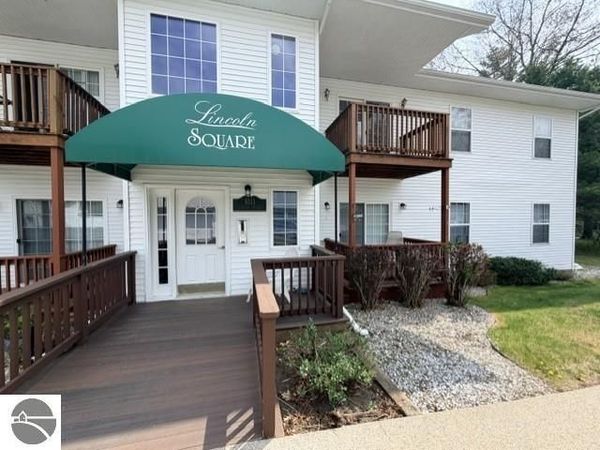 1011 Lincoln Street E, East Tawas, MI 48730