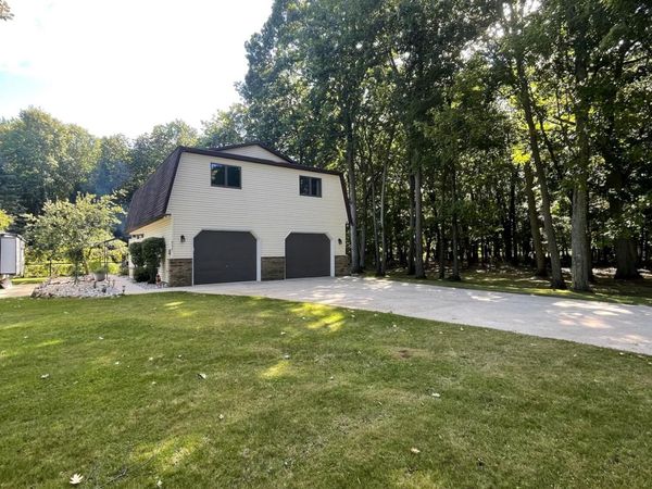 8627 Crescent Beach Road, Pigeon, MI 48755