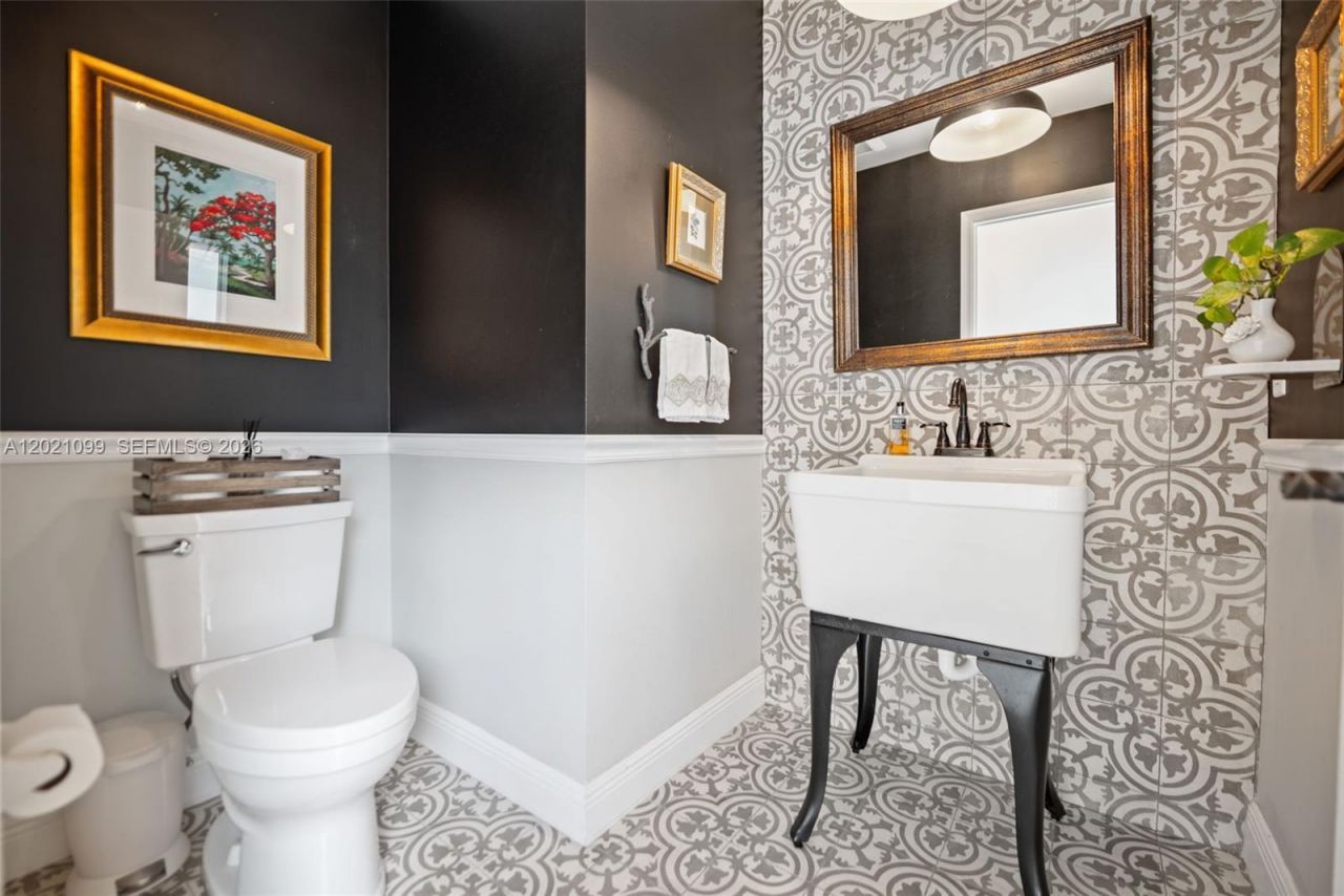 37 Deer Run , Miami Springs, FL 33166 Photo