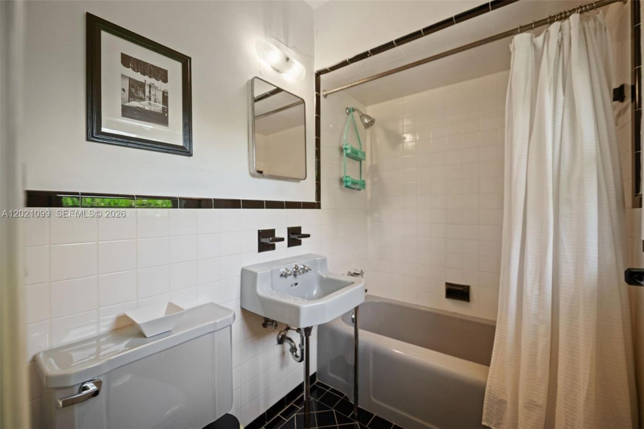 37 Deer Run , Miami Springs, FL 33166 Photo