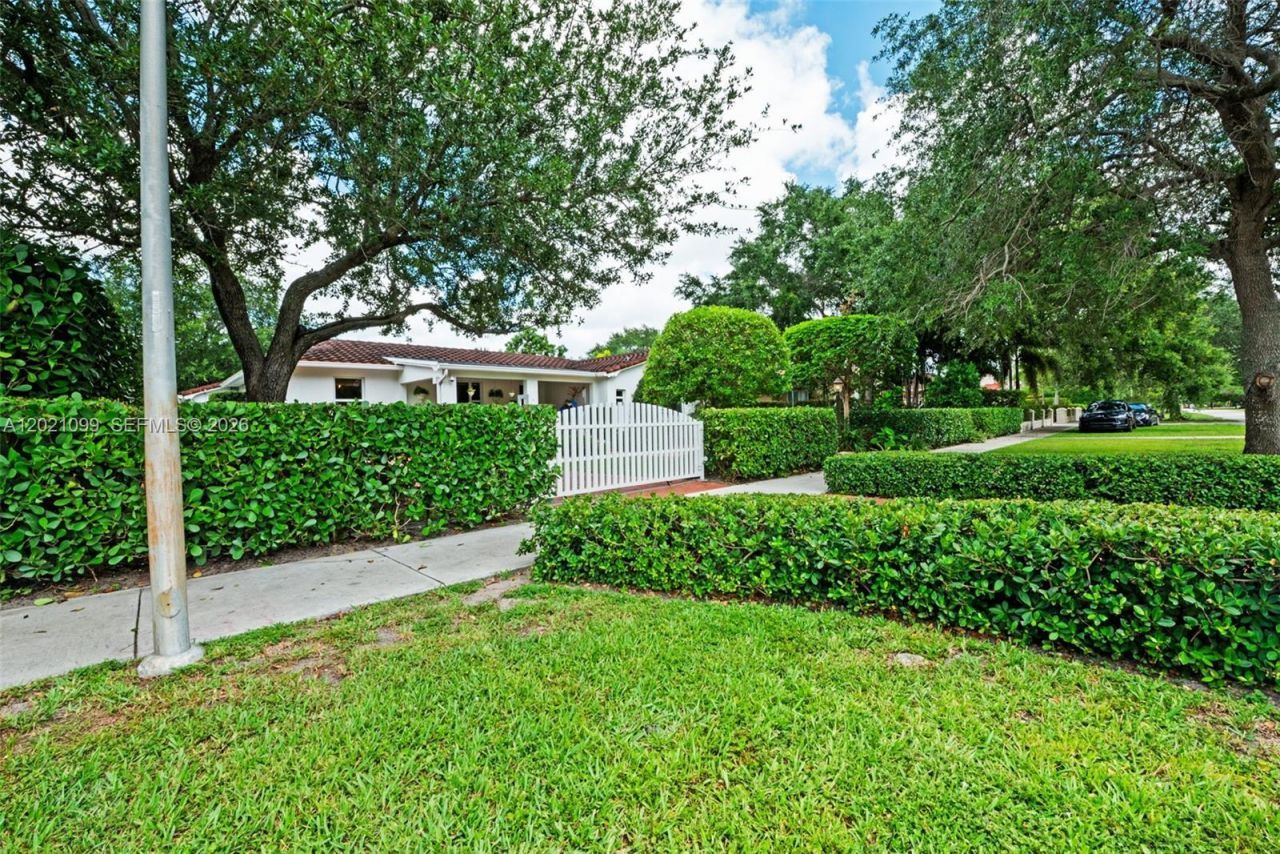 37 Deer Run , Miami Springs, FL 33166 Photo